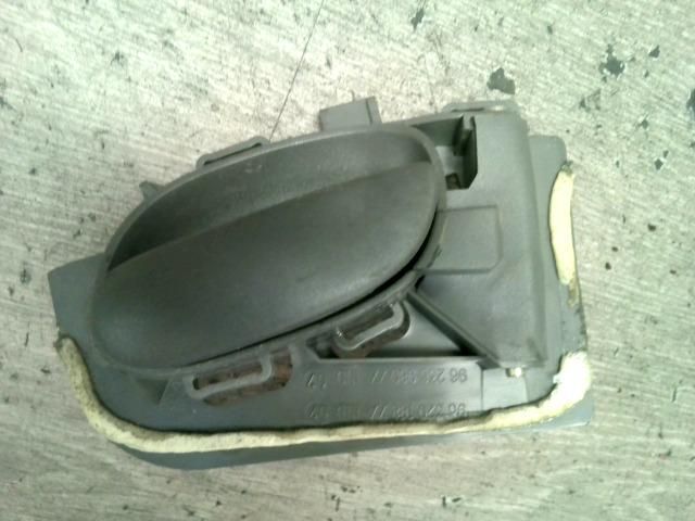 bontott PEUGEOT 206 Jobb hátsó Belső Kilincs