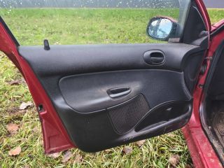 bontott PEUGEOT 206 Jobb hátsó Fejtámla