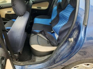 bontott PEUGEOT 206 Jobb hátsó Fejtámla