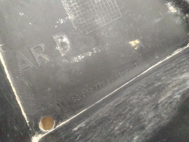 bontott PEUGEOT 206 Jobb hátsó Hátsó Dobbetét (Kerékjárati, Műanyag)