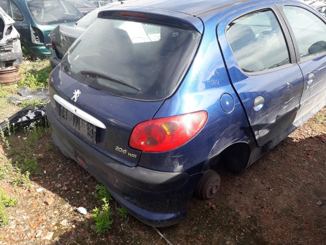 bontott PEUGEOT 206 Jobb Hátsó Lámpa