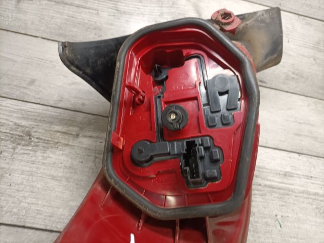 bontott PEUGEOT 206 Jobb Hátsó Lámpa