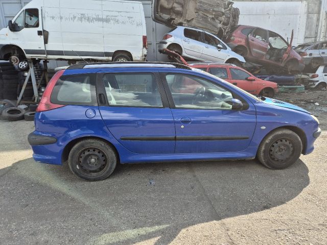bontott PEUGEOT 206 Jobb Hátsó Lámpa