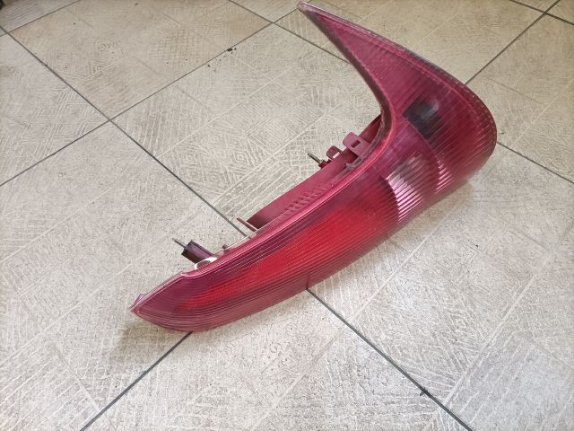 bontott PEUGEOT 206 Jobb Hátsó Lámpa