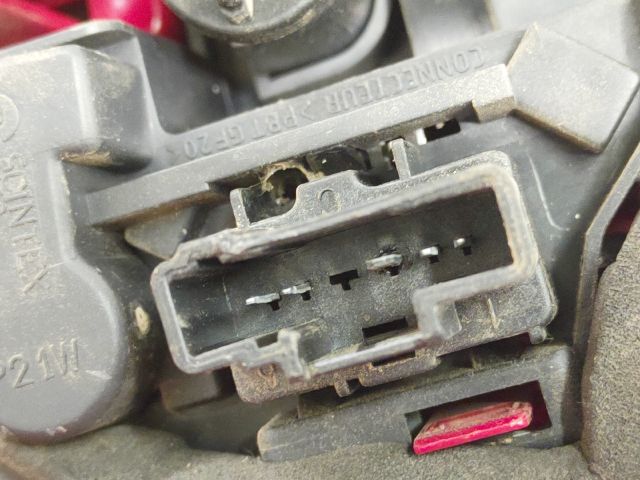 bontott PEUGEOT 206 Jobb Hátsó Lámpa