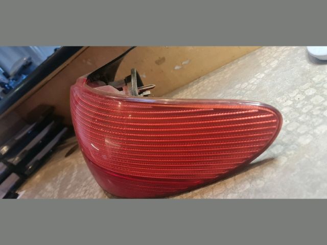 bontott PEUGEOT 206 Jobb Hátsó Lámpa