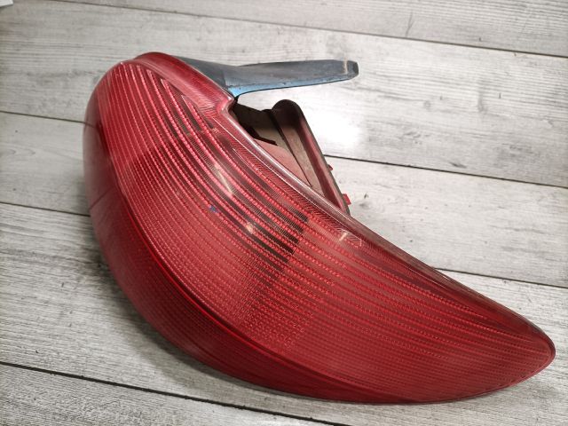 bontott PEUGEOT 206 Jobb Hátsó Lámpa