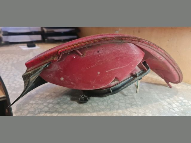 bontott PEUGEOT 206 Jobb Hátsó Lámpa