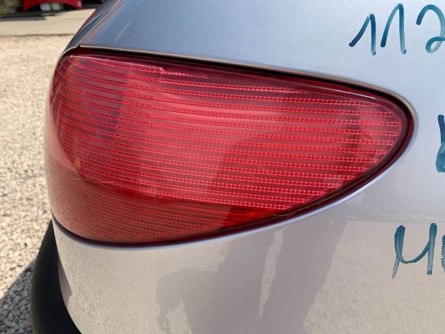 bontott PEUGEOT 206 Jobb Hátsó Lámpa