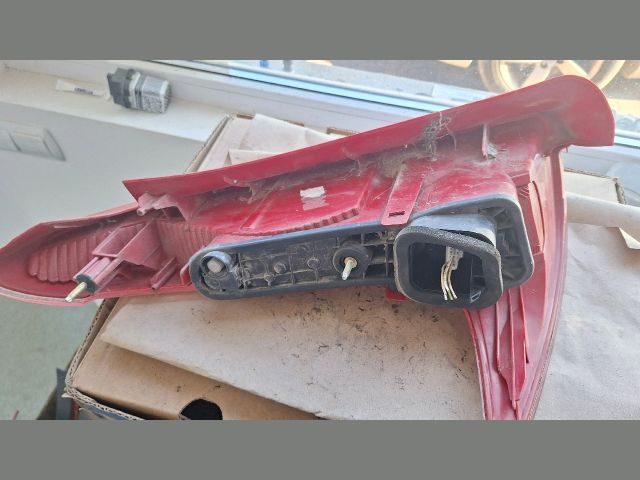 bontott PEUGEOT 206 Jobb Hátsó Lámpa