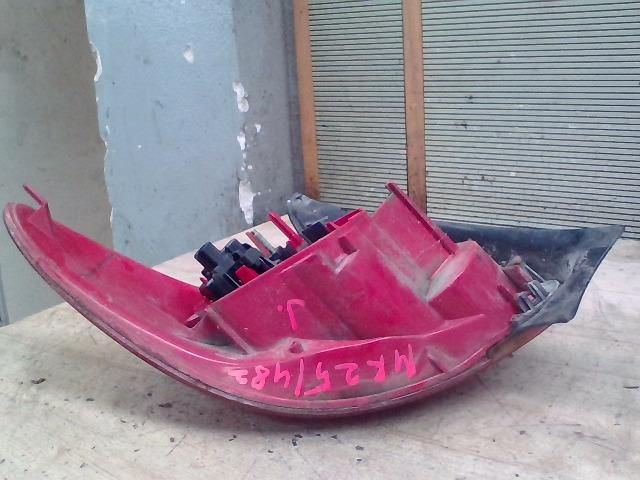 bontott PEUGEOT 206 Jobb Hátsó Lámpa