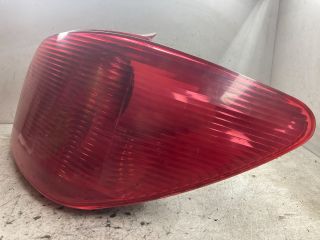 bontott PEUGEOT 206 Jobb Hátsó Lámpa