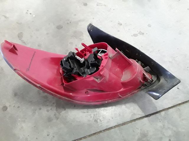 bontott PEUGEOT 206 Jobb Hátsó Lámpa