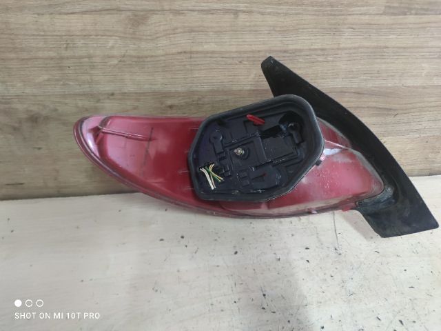 bontott PEUGEOT 206 Jobb hátsó Lámpabúra