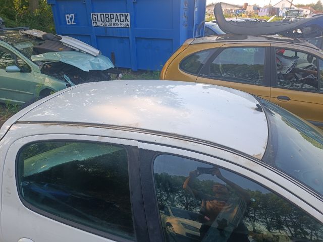 bontott PEUGEOT 206 Jobb hátsó Sárvédő