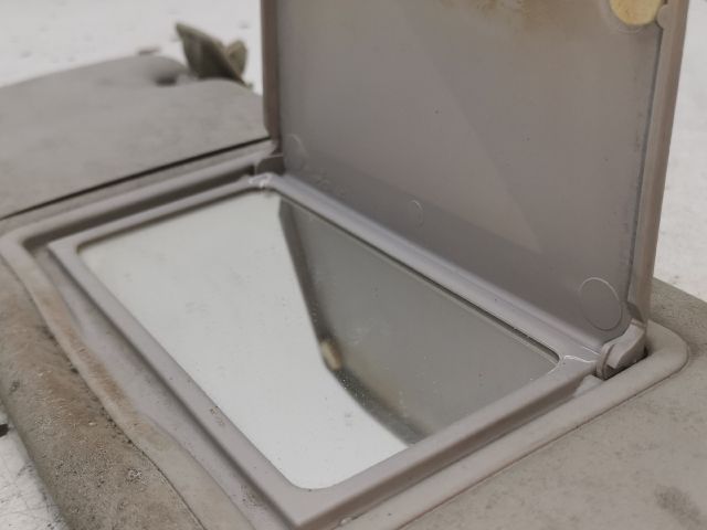 bontott PEUGEOT 206 Jobb Napellenző