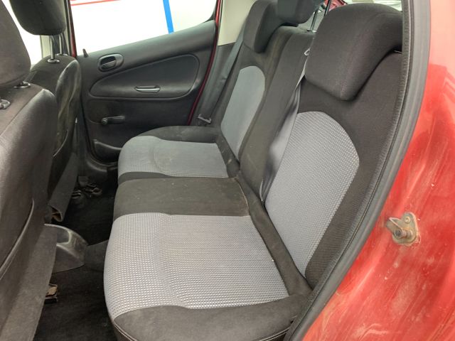 bontott PEUGEOT 206 Kalaptartó