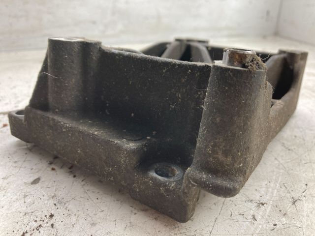 bontott PEUGEOT 206 Klímakompresszor Tartó Bak