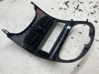 bontott PEUGEOT 206 Középkonzol Keret