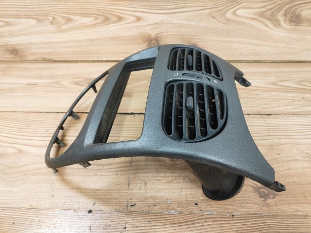 bontott PEUGEOT 206 Középkonzol Keret