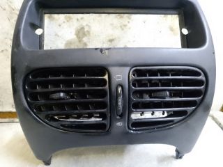 bontott PEUGEOT 206 Középkonzol Keret