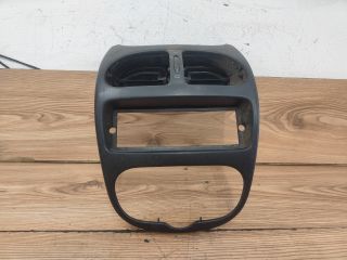 bontott PEUGEOT 206 Középkonzol Keret