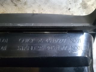 bontott PEUGEOT 206 Középkonzol Keret