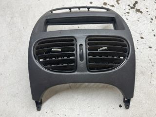 bontott PEUGEOT 206 Középkonzol Keret