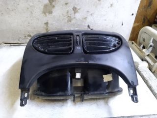 bontott PEUGEOT 206 Középkonzol Keret