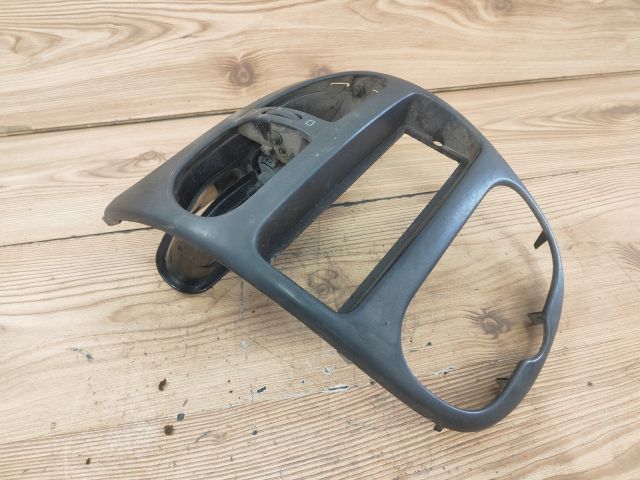 bontott PEUGEOT 206 Középkonzol Keret
