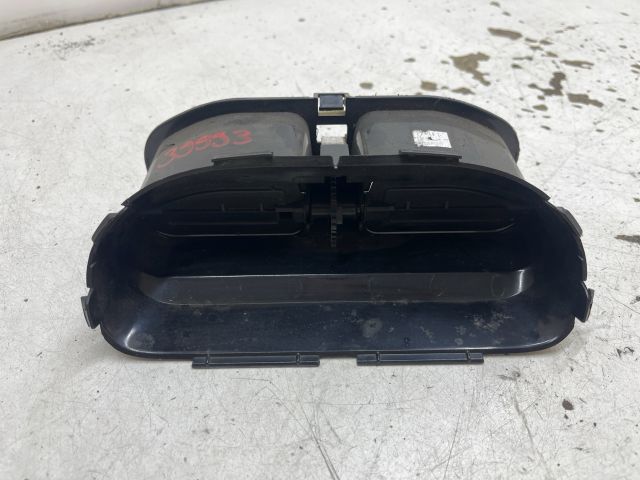 bontott PEUGEOT 206 Középső Szellőző