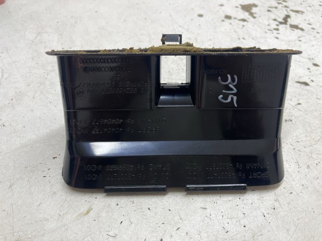 bontott PEUGEOT 206 Középső Szellőző