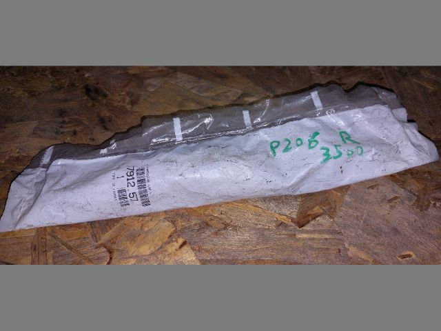 bontott PEUGEOT 206 Motorháztető Jobb Zsanér