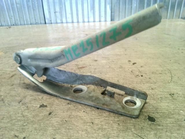 bontott PEUGEOT 206 Motorháztető Jobb Zsanér