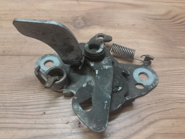 bontott PEUGEOT 206 Motorháztető Zárszerkezet