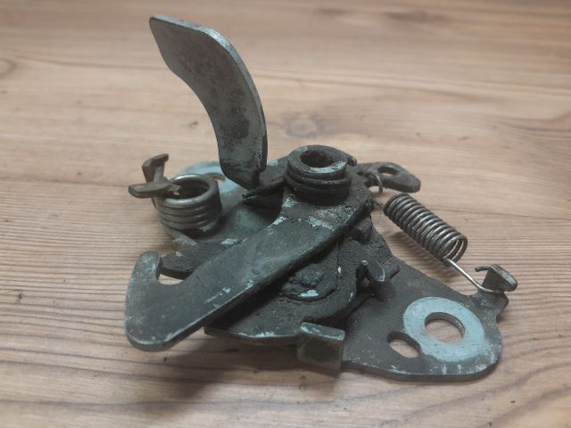 bontott PEUGEOT 206 Motorháztető Zárszerkezet