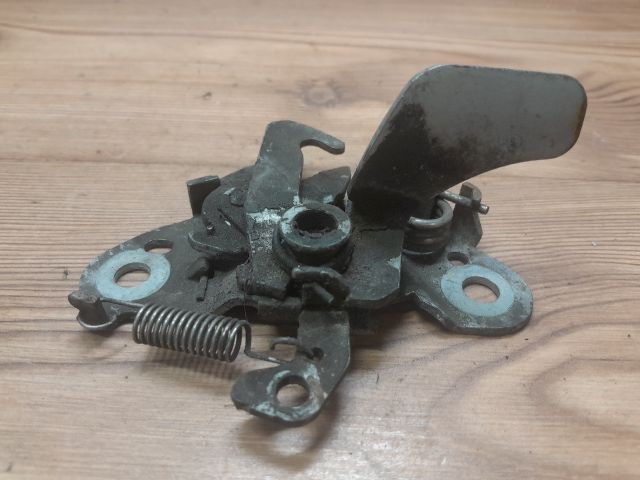 bontott PEUGEOT 206 Motorháztető Zárszerkezet