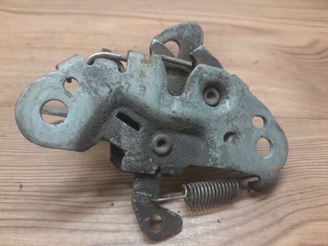 bontott PEUGEOT 206 Motorháztető Zárszerkezet