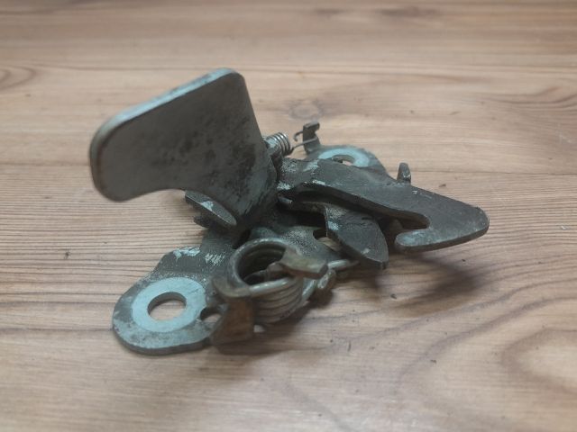 bontott PEUGEOT 206 Motorháztető Zárszerkezet