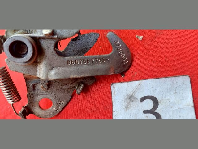 bontott PEUGEOT 206 Motorháztető Zárszerkezet