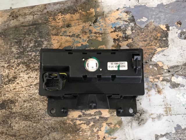 bontott PEUGEOT 206 Multifunkciós Kijelző