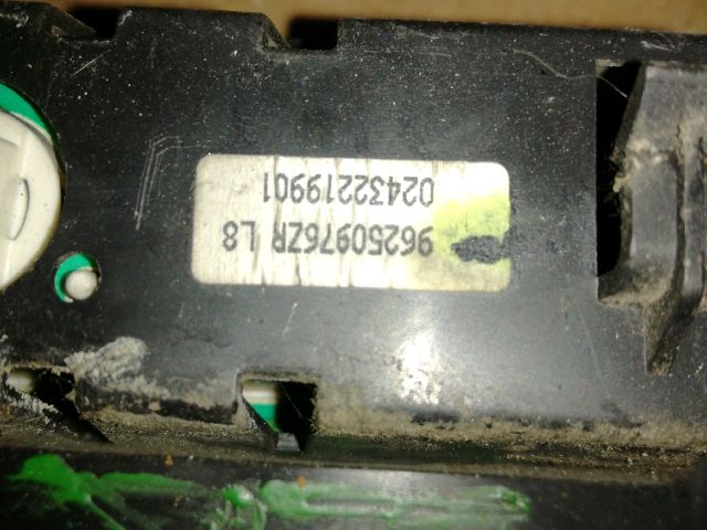 bontott PEUGEOT 206 Multifunkciós Kijelző