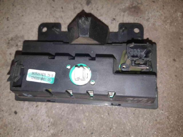 bontott PEUGEOT 206 Multifunkciós Kijelző