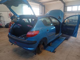 bontott PEUGEOT 206 Műszerfal Héj