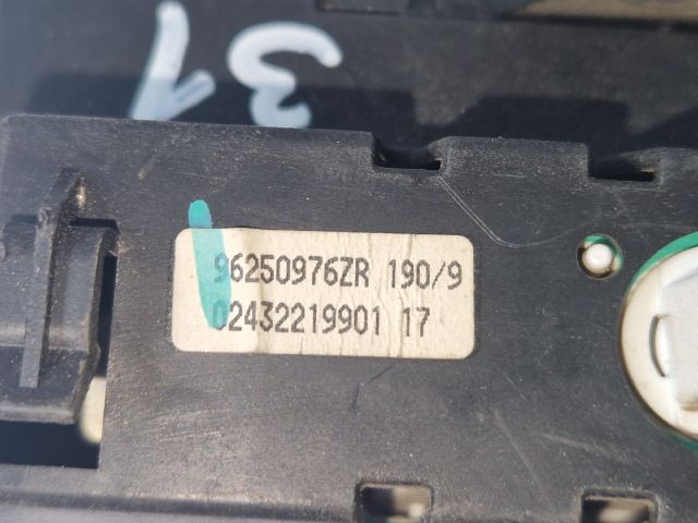 bontott PEUGEOT 206 Óra (Időmérő)