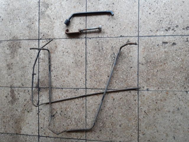 bontott PEUGEOT 206 Pótkerék Tartó