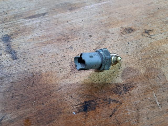 bontott PEUGEOT 206 Tolatólámpa Kapcsoló