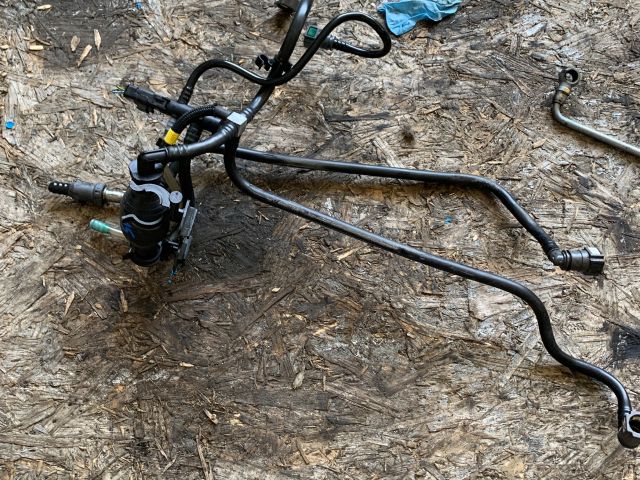 bontott PEUGEOT 206 Üzemanyagcső