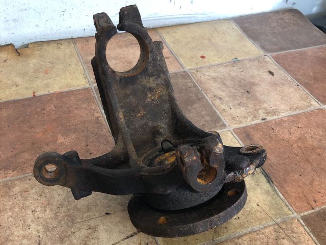 bontott PEUGEOT 207 Bal első Csonkállvány Kerékaggyal