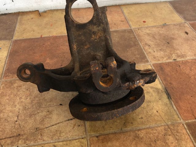 bontott PEUGEOT 207 Bal első Csonkállvány Kerékaggyal